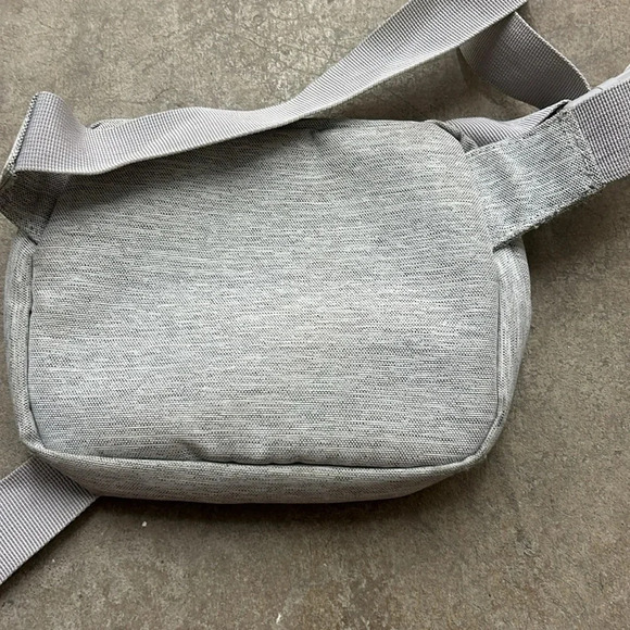 Herschel fannt  pack - Picture 3 of 3